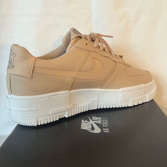 W AF-1 Pixel - Picture 7 of 11